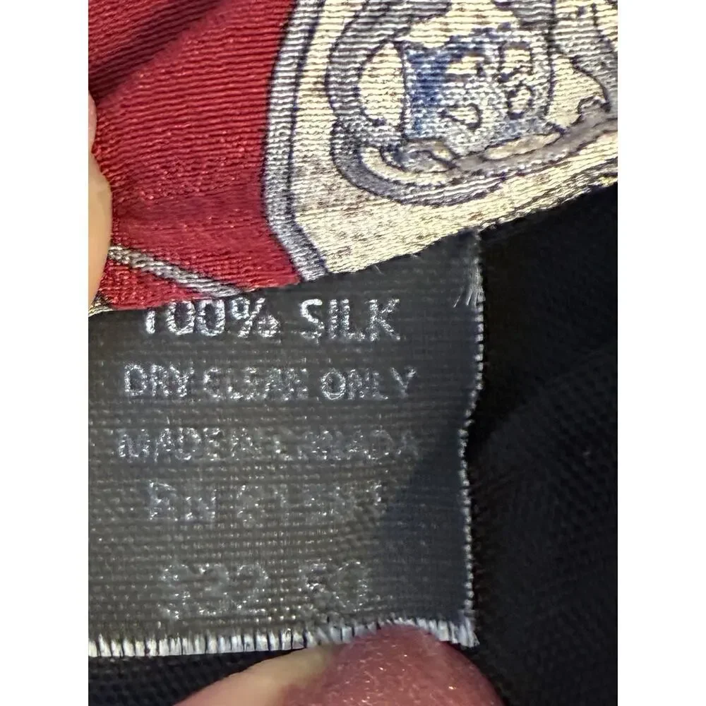 Vintage Metropolitan Museum of Art MMA Red Triangle Gate Silk Tie